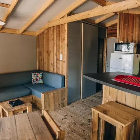 Campingplatz La Pree 3*